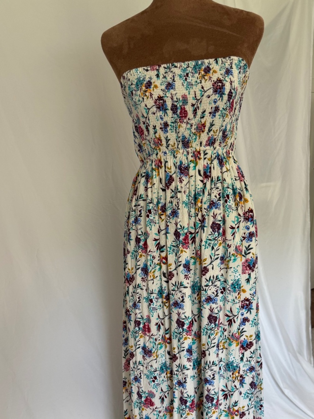Gorgeous boho-chic strapless maxi dress from Lulu's in a size Large!